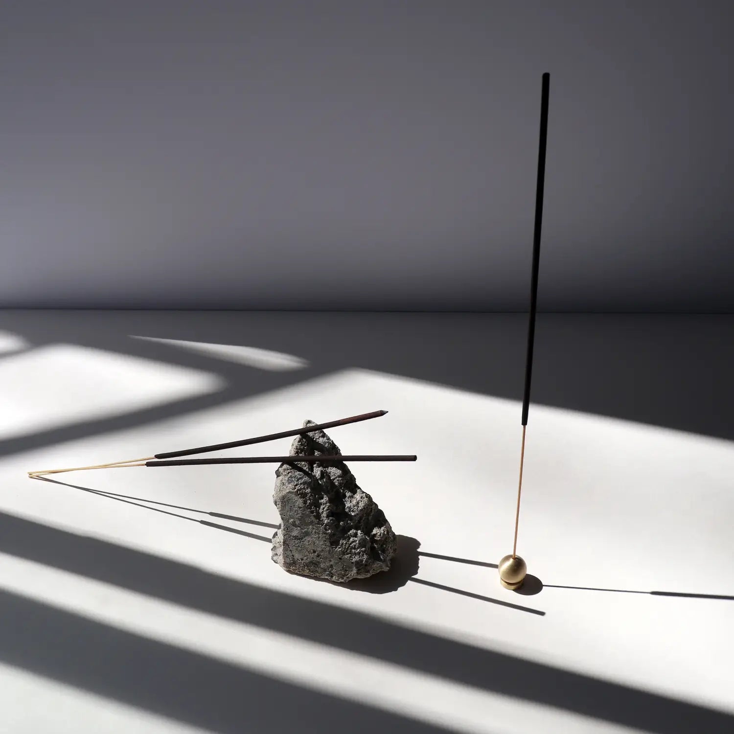 Guide on lighting incense