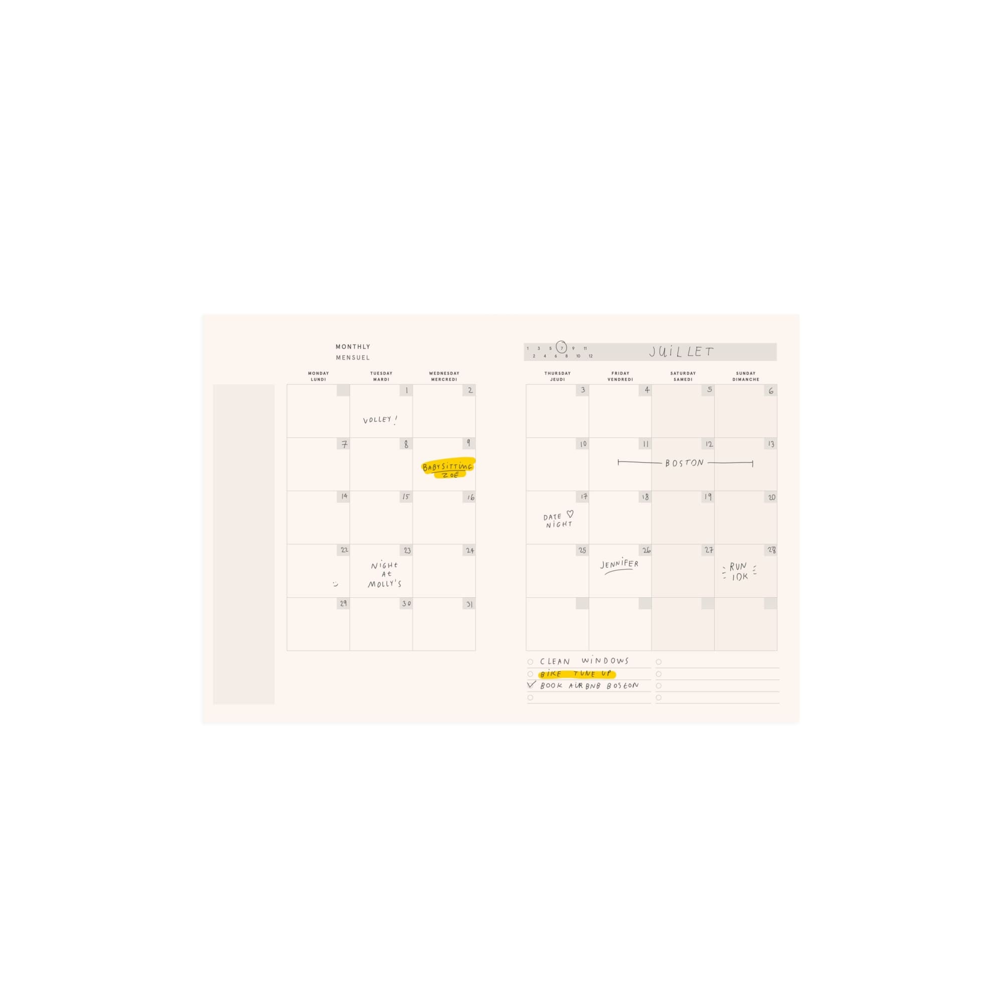 Gros plan sur l'agenda non daté Bouquet affichant le calendrier de juillet avec notes manuscrites et tâches surlignées sur papier mat crème