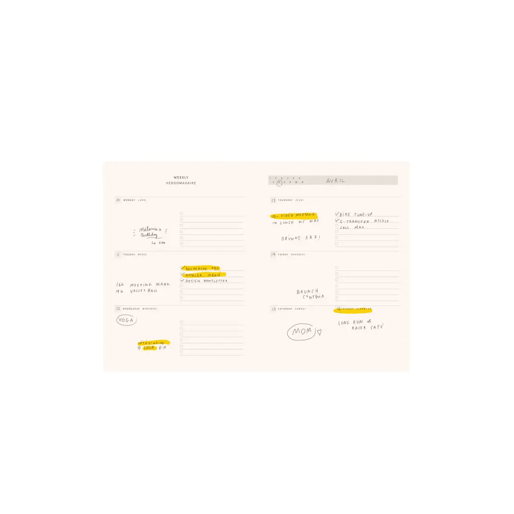Agenda non daté Jardin ouvert sur papier mat crème avec surlignages jaunes doux et notes manuscrites