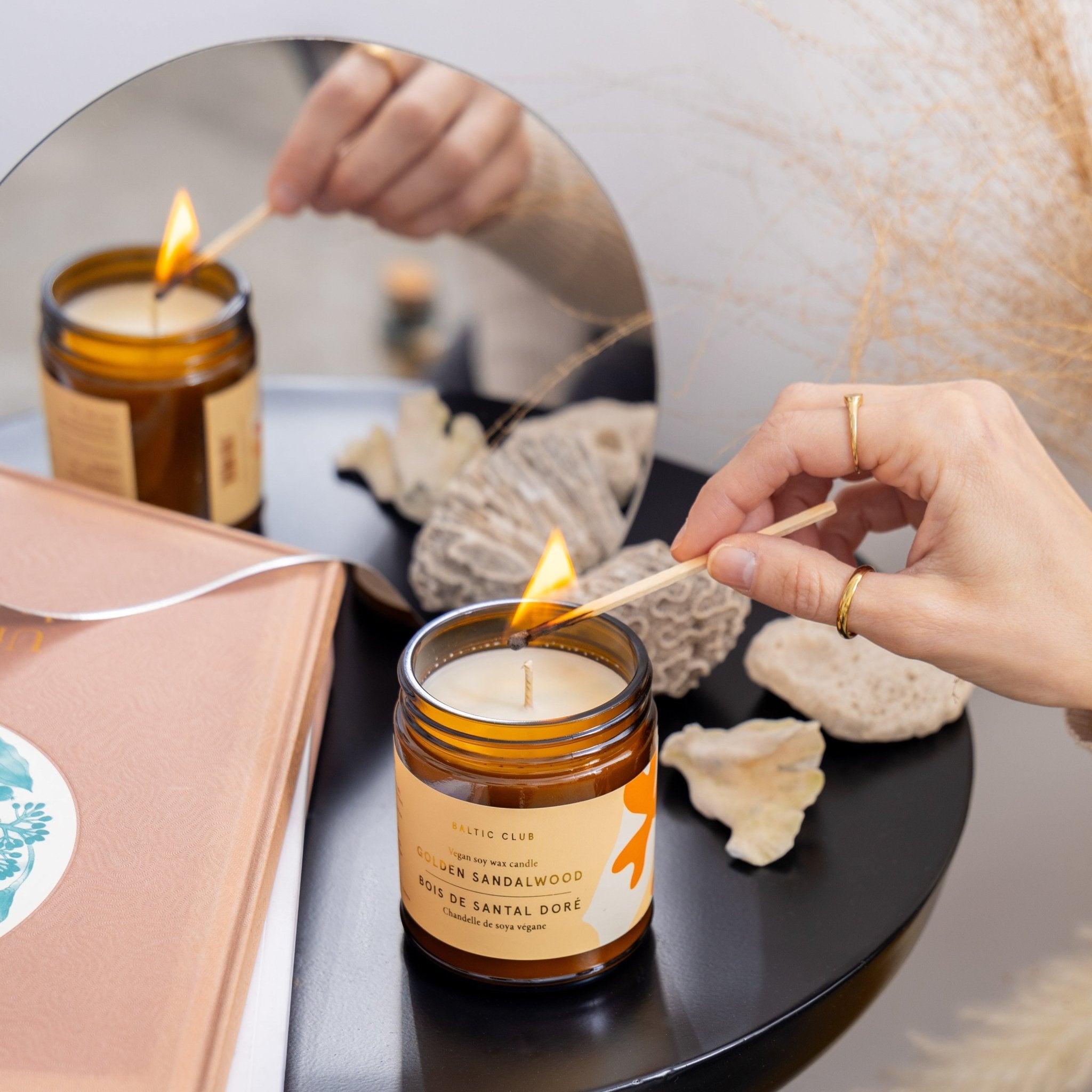 アロマキャンドル 3個セット AMBRE FEU DE BOIS SANTAL Bougie Bois de Santal Doré – Ambre & Cèdre | Baltic Club – Montréal